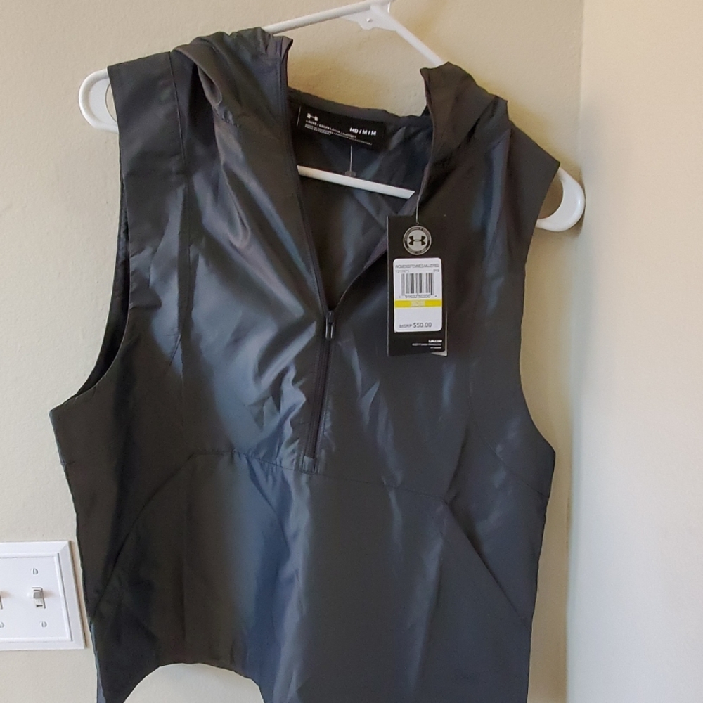 Loose waterproof hooded vest